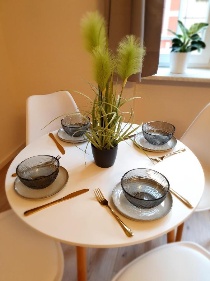 Cityapartment - 53 M², 2 Zimmer, Zentral, Netflix, Kueche, Waschmaschine Cottbus Esterno foto