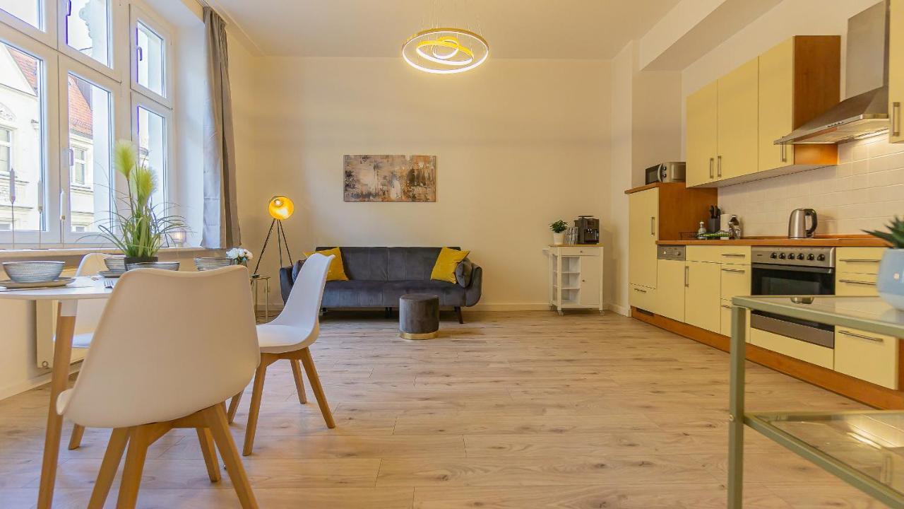 Cityapartment - 53 M², 2 Zimmer, Zentral, Netflix, Kueche, Waschmaschine Cottbus Esterno foto