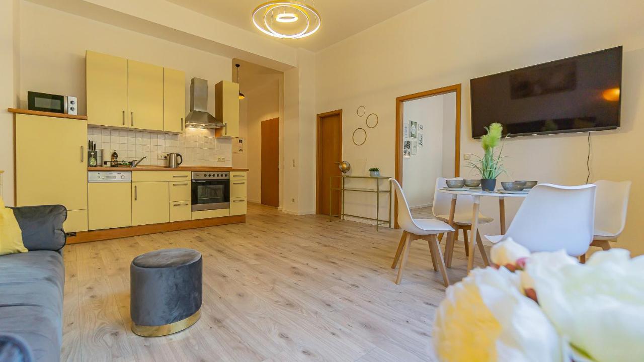Cityapartment - 53 M², 2 Zimmer, Zentral, Netflix, Kueche, Waschmaschine Cottbus Esterno foto